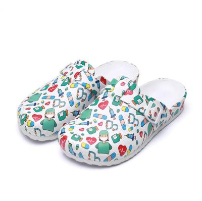 China 2021 Fashion Trend Waterproof Printing Soft Bottom EVA Clogs Nurse Shoes Women Men Clogs for sale