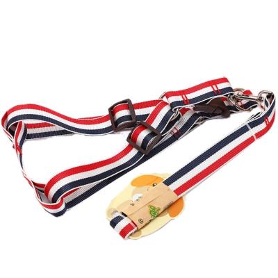 China Customized Outdoor Convenient Luxury Retractable Lengthen Firm And Durable British Style Pet Running Dog Collars Leashes for sale