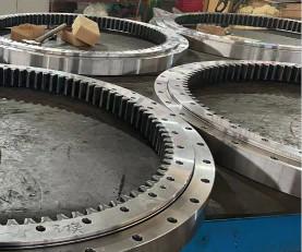 China Geval CX130 Graafmachine Slewing Bearing Industrial Turntable Bearing KNB 10130 Te koop