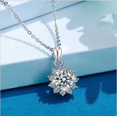 China CLASSIC American Women's Color Moissanite Color D 1 Fashion D 1 Pendant Necklace Sunflower Inlaid Gold With Diamonds Necklace for sale