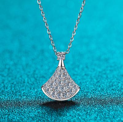 China Small Clavicle Skirt Chain Light CLASSIC Luxury Helix Shaped Soft Single Diamond Studded Jewelry Helix Shaped Pendant Necklace for sale