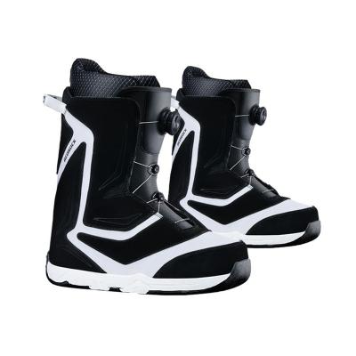 China Impact Resistance + Antiskid + Rubber Leather Strong Durability Outsole Snowboard Boots Warm Strong Handle New Products for sale