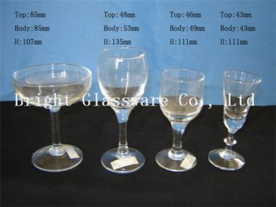 China Beautiful romantic design cocktail goblet glass, wine goblet glass for wholesale for sale