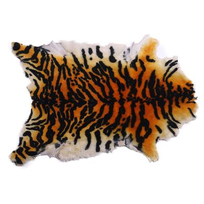 China Stain Resistant Animal Skin Sheepskin Fur Fluffy Tiger Printed Lamb Fur Rug Sheepskin Blanket for sale