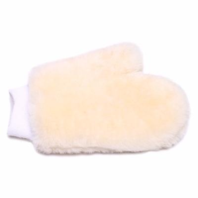 China Eco-friendly Hand Sheepskin Car Wash Cleaning Glove For Cleaning Car With Good Price for sale