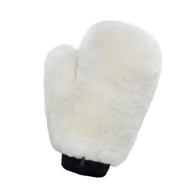 China Fluffy Hair Depu Fur Glove Car Gently Buffing Lambs Wool Washing Glove for sale