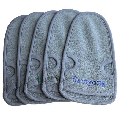 China All Natural Hot Sale Bamboo Scrub Exfoliating Glove For Bath Brush Exfoliate Glove With Custom Log for sale