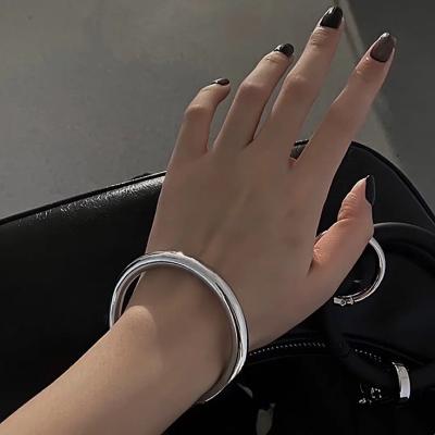 China Environmentally Friendly Shiny Circle Bangle Cool Wind Bracelet Hip Hop Sense Titanium Steel Non-fading Jewelry Plain Highs for sale