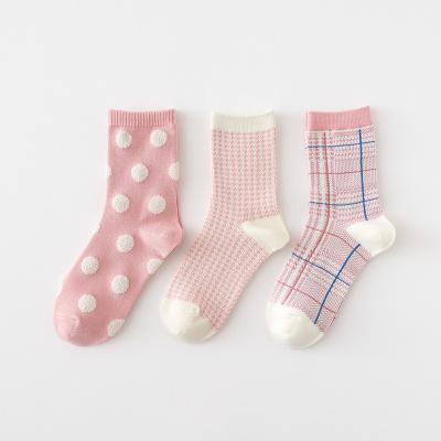 China Caramella Sweat-absorbent 2021 new fashion houndstooth plaid kawaii DOT Cotton Socks funky ins socks 3pairs for sale