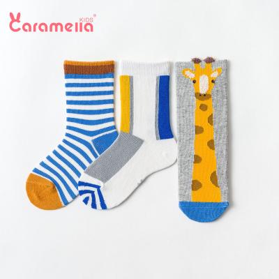 China QUICK DRY Giraffe Animal Pattern Cartoon Caramella Boys Kids Cute Cotton Socks for sale