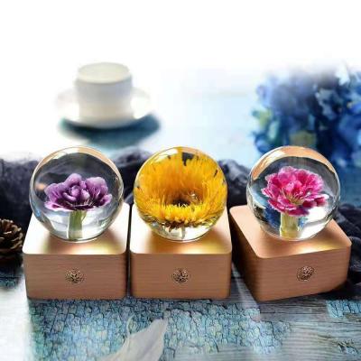 China Eco Friendly Resin Carnation Sunflower Night Light 2022 New Idea Hotel and Resort Mum Mothers Day Gift With Customize Logo For Mothers Day Mum for sale