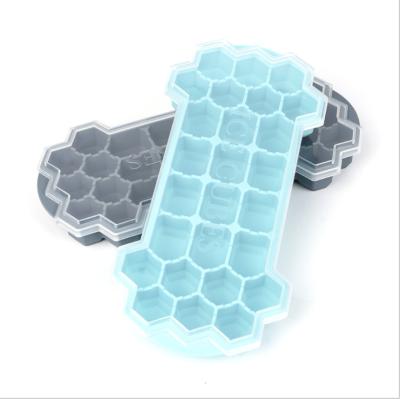 China Durable Kitchen Gadgets Ice Cube Tray With Lid Silicone Ice Cube Molds 15 or26 Ice Tray Stackable Durable for sale