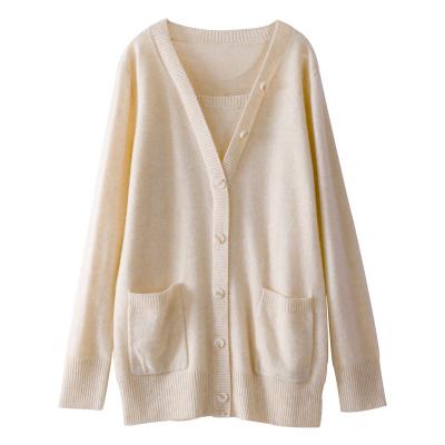 China Breathable Classic High End Winter Ladies Warm Cardigan Sweater With Pockets for sale