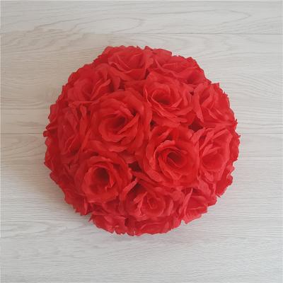 China Beautiful Colorful Artificial Flower Wedding Supply Bunga Flower Ball Layout Artificial Flower Red Kissing Rose Balls Centerpiece Decoration for sale