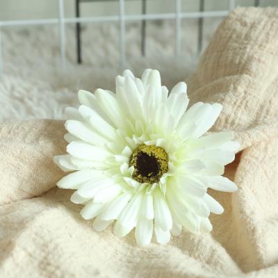 China Wholesale Cheap Artificial Flowers Silk Flower Dais Charm Craft DIY Silk White Daisy Flower Head for sale