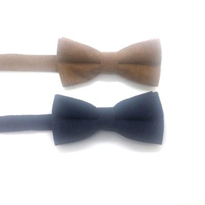 China Colorful Fashion Popular Mens Velvet Self Tie Bowtie With High Quality for sale