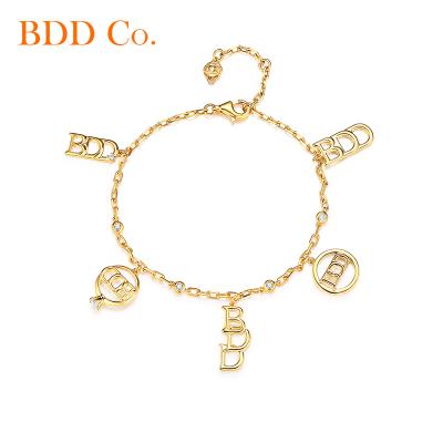 China FASHIONABLE Jewelry Charms Bracelet 18K Solid Gold Diamond Jewelry Chain Hot Style Custom Bracelet for sale