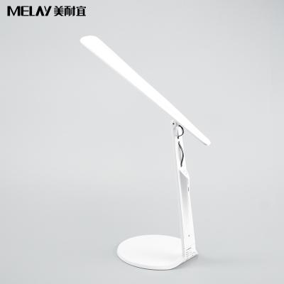 China Modern Little Swan Led Study Table Lamp Cute Desk Lamp for sale