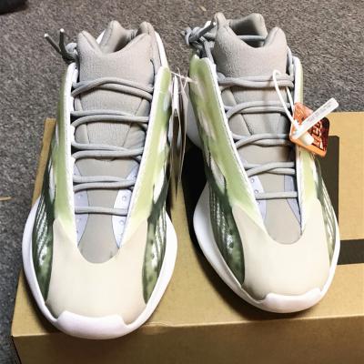 China Latest Design 700 Running Shoes Lightweight Shiny Yeezy High Quality Active Fashion v3 Running Shoes for sale