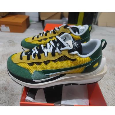 China Active Sports Sneaker Shoes Women Men For Royal Sesame Stadium Yellow Green And Waffle Sacai Waffle Blue Zero White Tour Fragment Design for sale