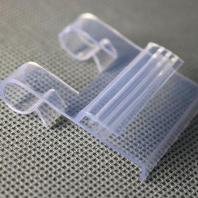 China Easy Installation 35mm Wide Small Clear Sign Holder For SGKU Wire Baskets for sale