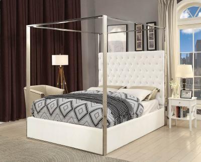 China Luxury 4 Poster Bed Light Metal Canopy Bed Frame Wrought Iron Bed Storage Attractive Price for sale