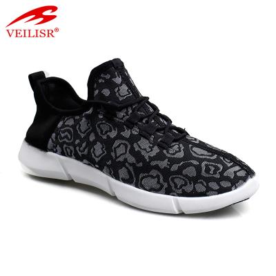 China Fashion\Comfortable\Durable\Breathable Zapatillas Fashion Men Fabric Sneakers Flash LED Light Sports Shoes for sale