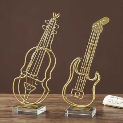 China Eco-friendly Nordic Ins Wrought Iron Guitar Violin Ornaments Model Musical Instrument Porch Wine Cabinet Home Decoration Crafts Furnishing for sale