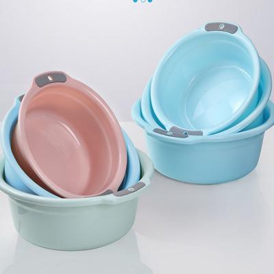 China Sustainable Household Bathroom Plastic Sink Large Round Thickened Plastic Wash Basin With Handle Basin for sale