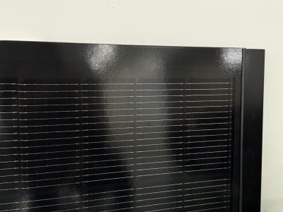 Chine Intégration des bâtiments durables Carreaux de toiture solaires résidentiels avec coefficient de température de tension en circuit ouvert -0,24% à vendre