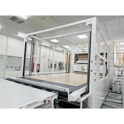 China Máquina de laminado de películas térmicas industriales no tejidas totalmente automática con accionamiento eléctrico en venta