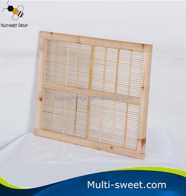 China Used In 2 Hive Layers To Prevent Queen Laying Egg Langstroth Hive Wooden Honey Bee Queen Excluder For Beekeeper for sale