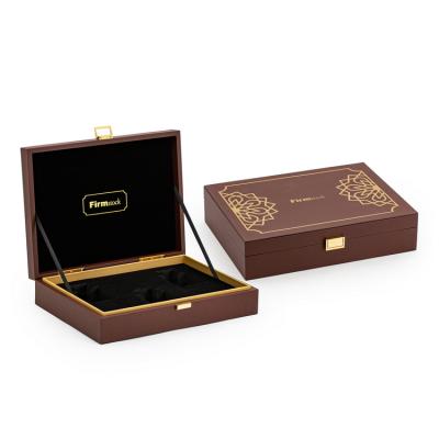 China Handmade Wooden Gift Boxes Leather Custom Luxury Design Perfume Oil Bottle Packaging Box for sale