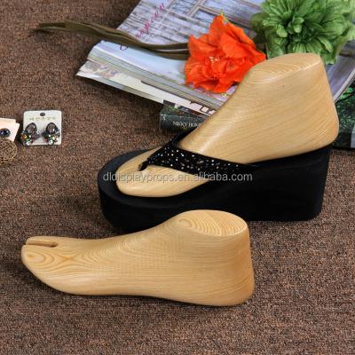 China DL718 Hot Selling Maternity Foot Wooden Model Used Fashionable Customized For High Heel Shoes Display For Socks Display for sale