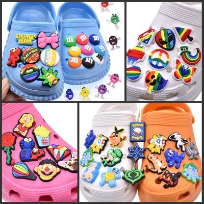 China 1000pcs Shoe Charm Random Mix Handsome Style Designer Eco-friendly Durable Lot For Bracelet & Bangle Men Women Men Gift for sale