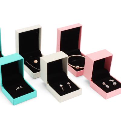 China Wholesale Multicolor Plastic Ring Pendant Jewelery Boxes Luxury Gift Paper Packaging Jewelry Box for sale