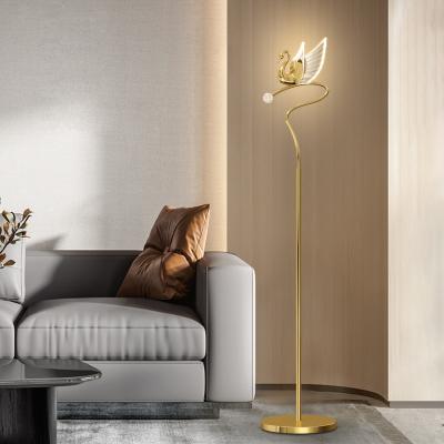 China New Fashion Design Gold Modern Metal Apartment Indoor Luxury Modern Floor Lamps for sale