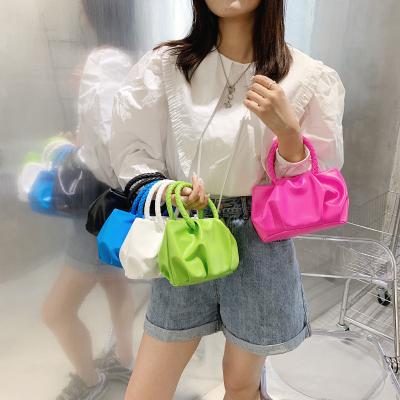 China 2022 Fashion Design Woman Handbag Summer Luxury Trending PU Pleated Mini Cloud Bag Handbags Ladies for sale