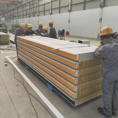 Cina 50mm Customized Rockwool Sandwich Panel For Effective Thermal And Sound Insulation in vendita