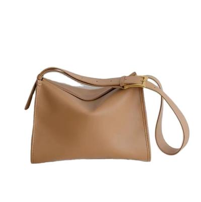 China Guangzhou Factory Fashion All-match PU Leather Shoulder Bag Solid Color Shopping Saddle Bag for sale