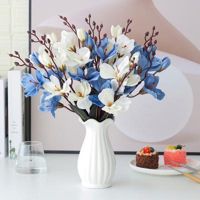 China Arreglo de flores de magnolia artificial de seda para muebles de oficina en venta