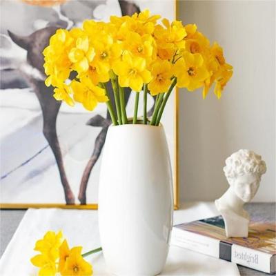 China Falsos narcisos de seda amarilla a granel flores de narciso artificiales en venta