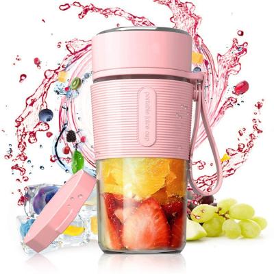 China 2021 Outdoors Portable Blender With Lid Extra BPA Free USB Battery Powered Rechargeable Mini Blender For Juice Shakes Smoothies for sale