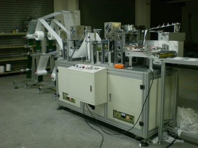 China Máquina de máscara ultrasónica de alta velocidad de 100pcs/min desde la alimentación hasta la producción del producto terminado en venta