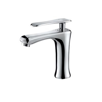 China Modern Royal Kitchen Hot Mixer Cold Water Mixer Sink Basin Faucets for sale