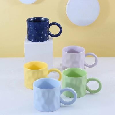 China Wholesale Viable High Appearance Creative DIY Colors Cute Spots Ceramic Travel Tea Coffee Mug With Big Handle for sale