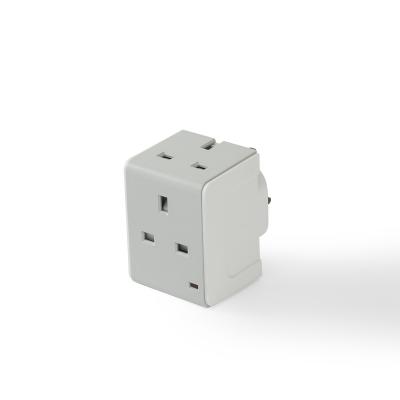 China UK Factory Overload Protection New Travel Adapter 3 Outlets Charger Socket Adapter Wall Extension Socket for sale