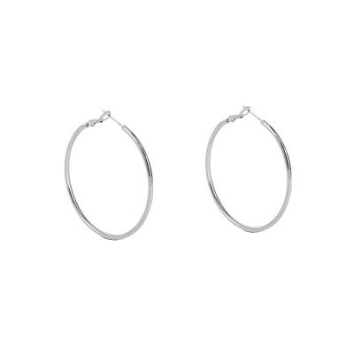 China Durable Fashion Classic Women Copper Silver Plated Jewelry 4mm Hoop Earrings For Women for sale