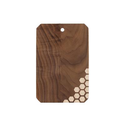 China Sustainable Hard Portable Black Walnut Maple Cutting Wooden Cutting Board Kitchen With Hanging Hole for sale