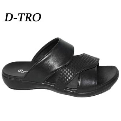 China New Products 2021 Fashion Trend Men's Slippers Hot Summer New Comfy Flat Slippers for sale